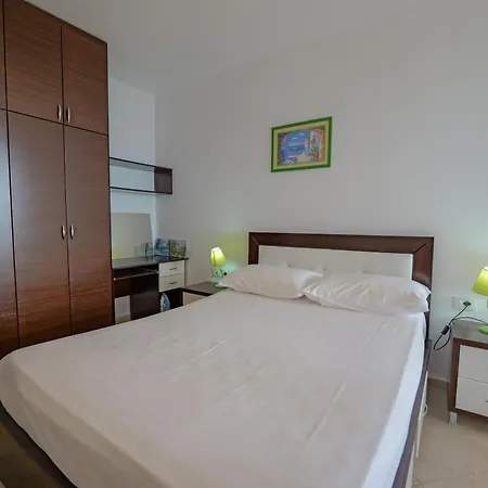 Apartment Marin Bougainville Sarandë