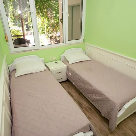 Marin Bougainville Apartment Sarandë